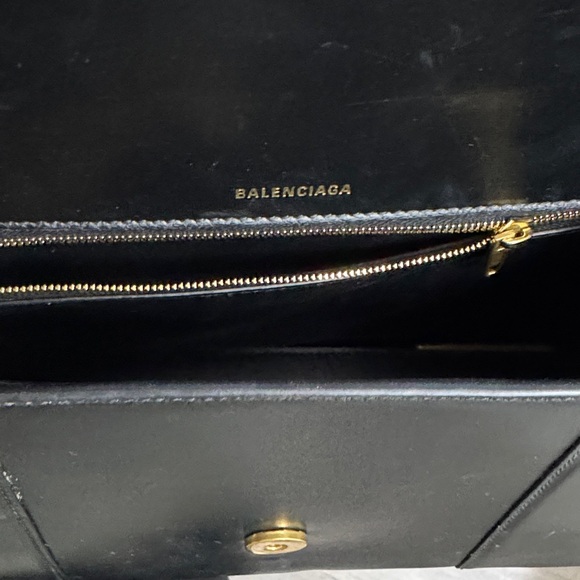 Balenciaga Black bag with Gold Hardware - Picture 7 of 7